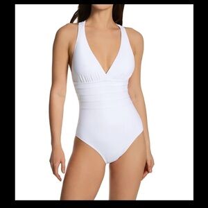 NWOT LA BLANCA Island Goddess Multistrap Cross Back One Piece Swimsuit